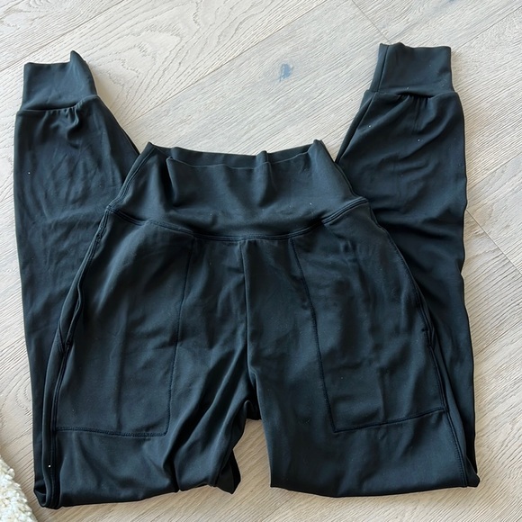 NEW Paragon Joggers (S) runs small - Picture 1 of 4